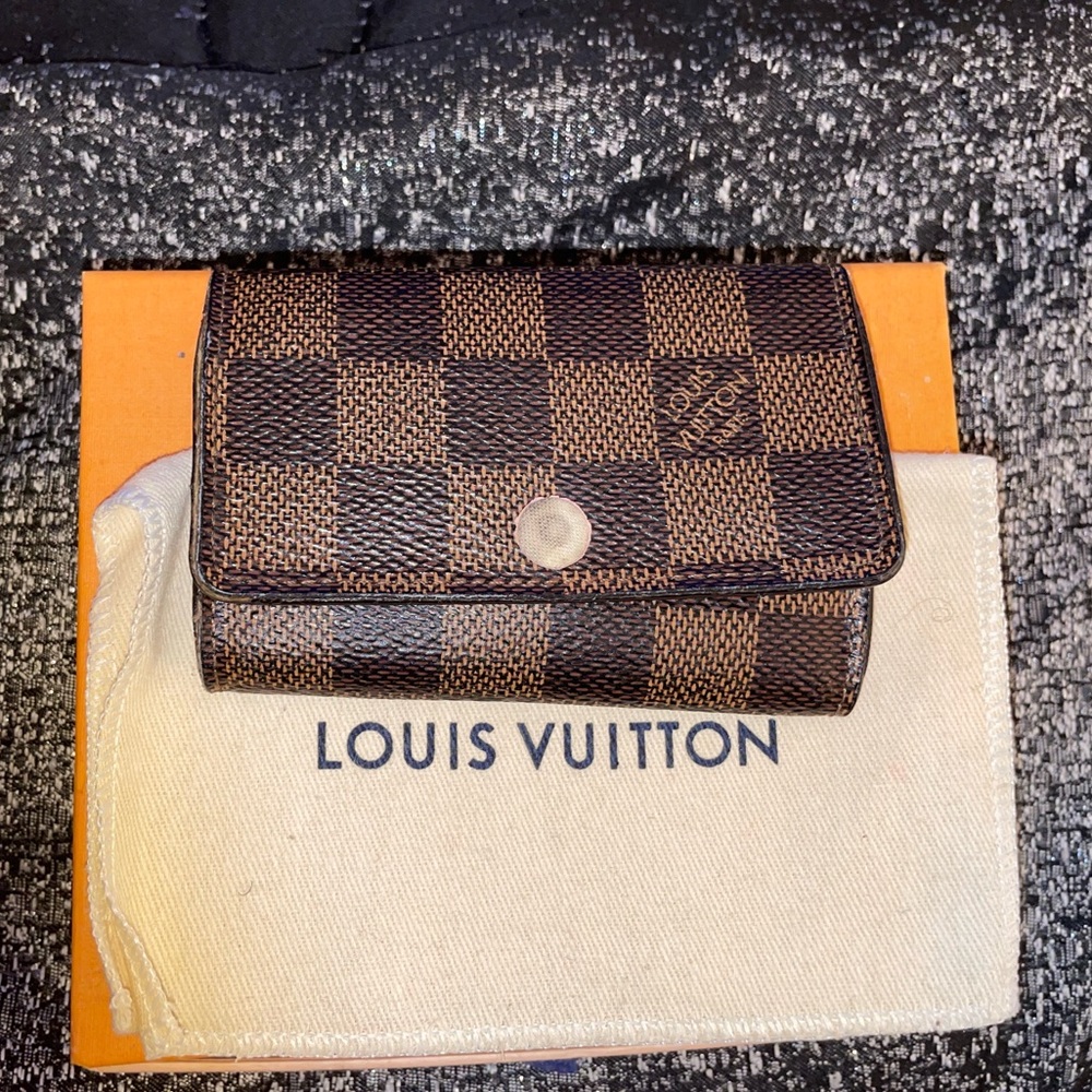 LOUIS VUITTON 6 Ring Key Holder